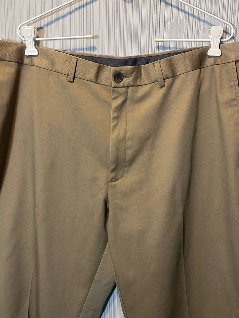 Haggar Classic fit premium No Iron khaki pants women’s 42 x 29
